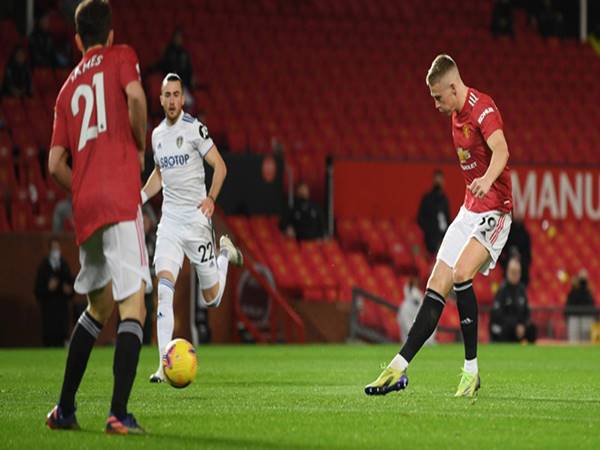 Bóng đá Quốc tế 21/12: McTominay đi vào lịch sử