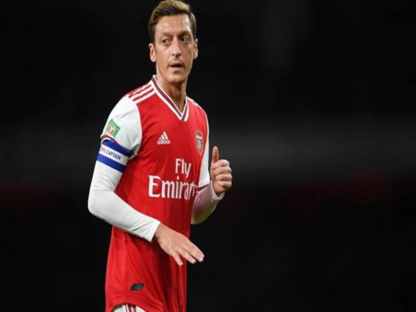 bong-da-quoc-te-26-12-ozil-hao-hung-voi-juventus