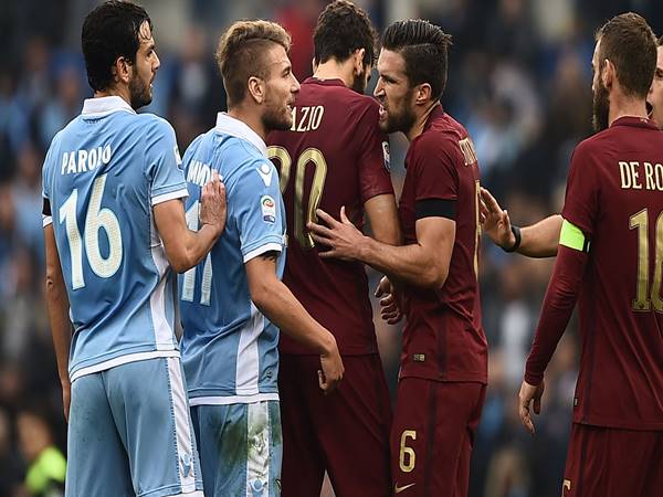 Trận đối đầu kịch tính giữa AS Roma vs Lazio