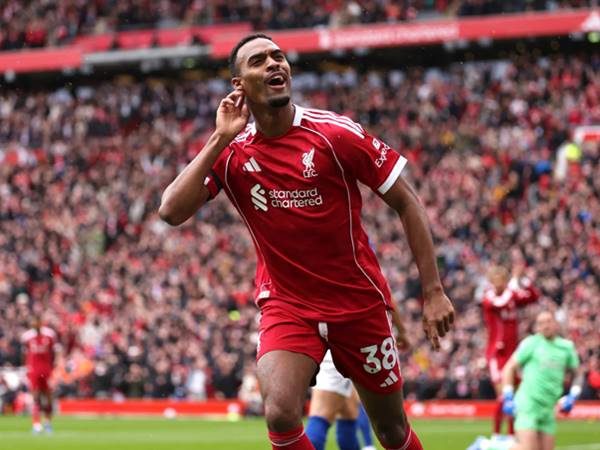 Tin Liverpool 24/9: Liverpool chuẩn bị trói chân Ryan Gravenberch