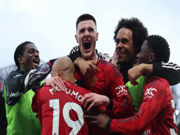 Tin BĐ: Man United thăng hoa nhưng vẫn ám ảnh Tottenham