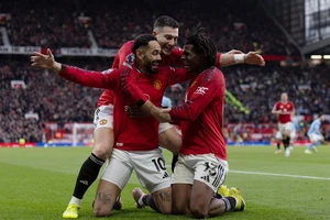 Tottenham “cái dớp” khó xóa của Quỷ đỏ