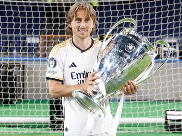 Tiền vệ Real Madrid